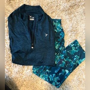 Old navy active 2 pc set size small capri with long sleeve performance top